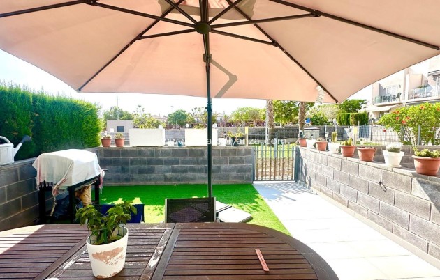 Resale - Townhouse - Torrevieja - Aguas nuevas