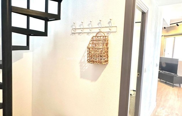 Resale - Apartment / flat - Torrevieja - Center
