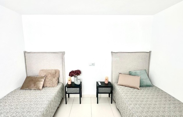 Resale - Apartment / flat - Torrevieja - Center