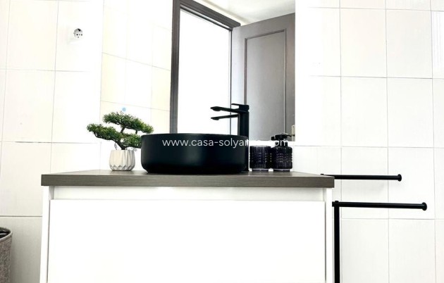 Resale - Apartment / flat - Torrevieja - Center