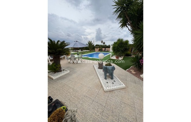 Resale - Chalet / Villa - La Marina
