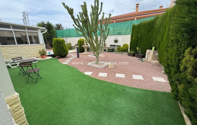 Resale - Chalet / Villa - La Marina
