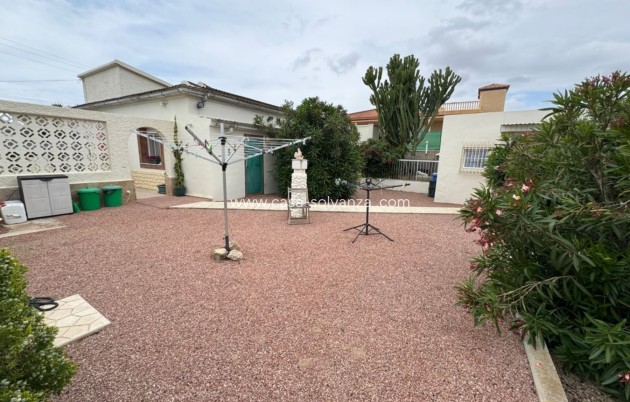 Resale - Chalet / Villa - La Marina