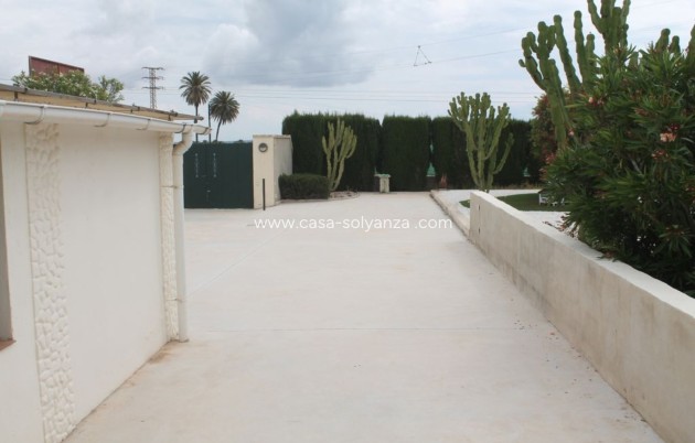 Resale - Chalet / Villa - La Marina