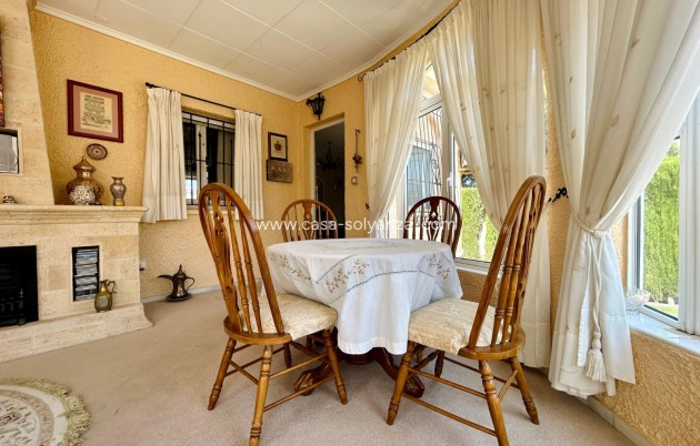 Resale - Villa - El Chaparral - Inland