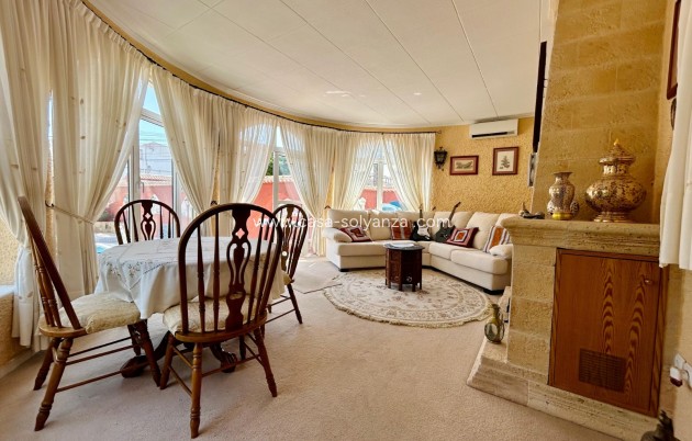 Resale - Villa - El Chaparral - Inland