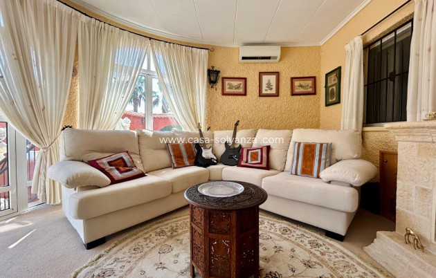 Resale - Villa - El Chaparral - Inland