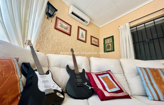 Resale - Villa - El Chaparral - Inland