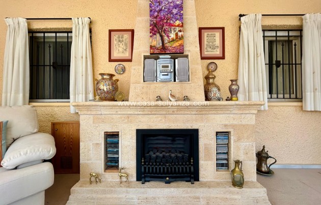 Resale - Villa - El Chaparral - Inland