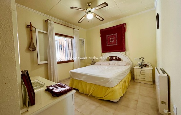 Resale - Villa - El Chaparral - Inland