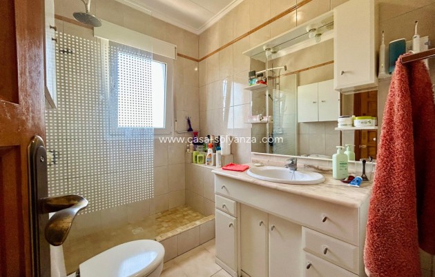 Resale - Villa - El Chaparral - Inland