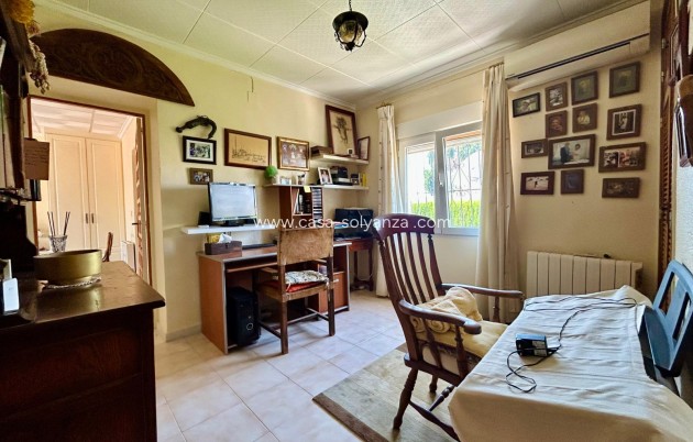 Resale - Villa - El Chaparral - Inland