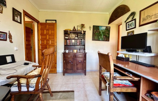 Resale - Villa - El Chaparral - Inland
