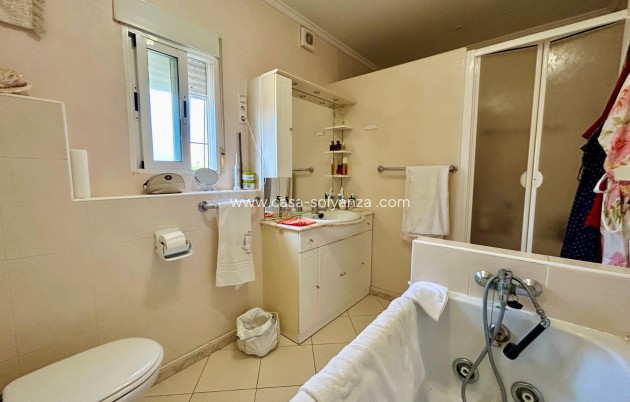 Resale - Villa - El Chaparral - Inland