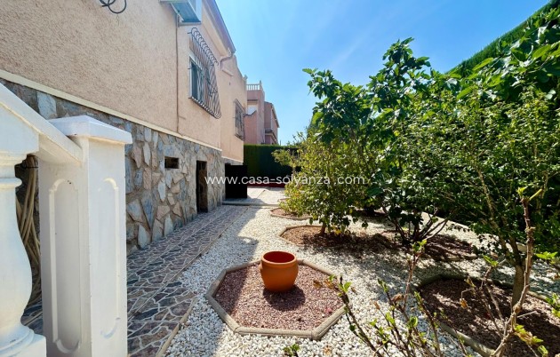 Resale - Villa - El Chaparral - Inland