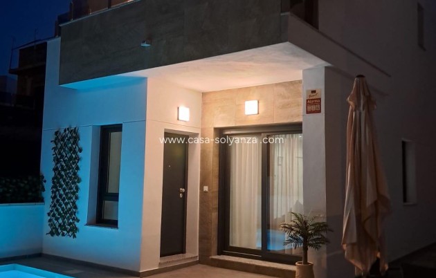 Resale - Villa - Torrevieja - La Siesta