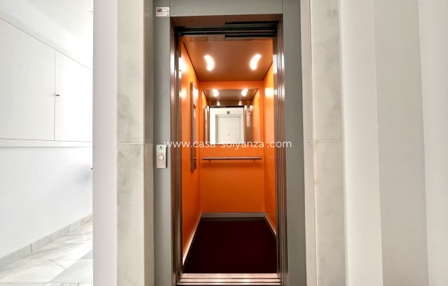 Resale - Apartment / flat - Villamartin - Costa Blanca