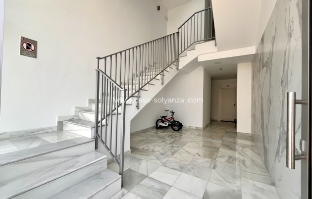 Resale - Apartment / flat - Villamartin - Costa Blanca