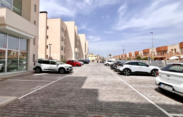 Resale - Apartment / flat - Villamartin - Costa Blanca