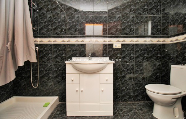 Wiederverkauf - Kommerziell - Villamartin - Villamartín