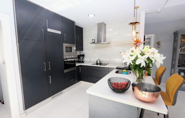 Resale - Villa - Orihuela Costa - Costa Blanca