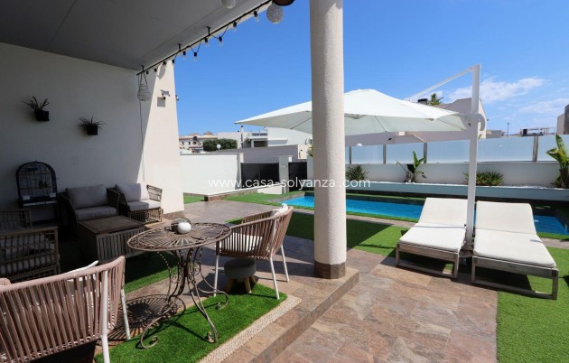 Resale - Villa - Orihuela Costa - Costa Blanca
