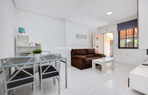 Resale - Apartment / flat - Torrevieja - Punta Prima