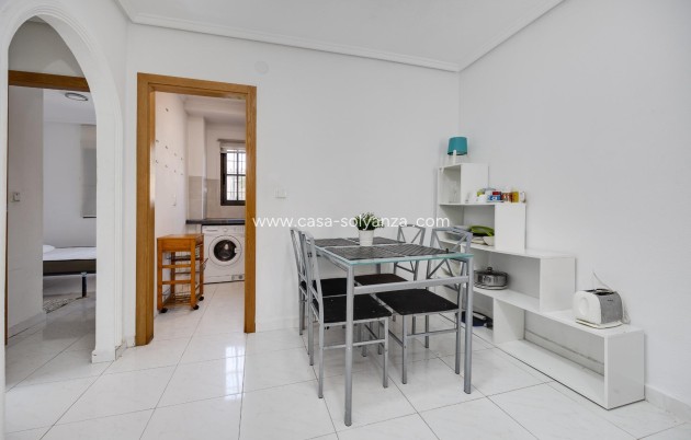 Resale - Apartment / flat - Torrevieja - Punta Prima