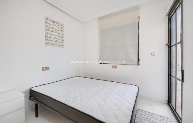 Resale - Apartment / flat - Torrevieja - Punta Prima