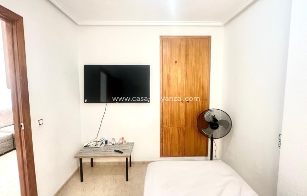 Resale - Apartment / flat - Torrevieja - Estacion Autobuses