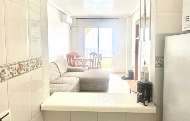 Resale - Apartment / flat - Torrevieja - Estacion Autobuses