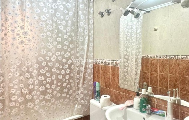 Resale - Apartment / flat - Torrevieja - Estacion Autobuses