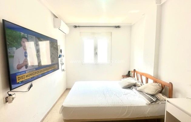 Resale - Apartment / flat - Torrevieja - Estacion Autobuses