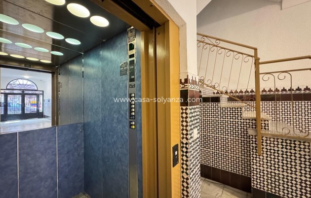 Resale - Apartment / flat - Torrevieja - Center