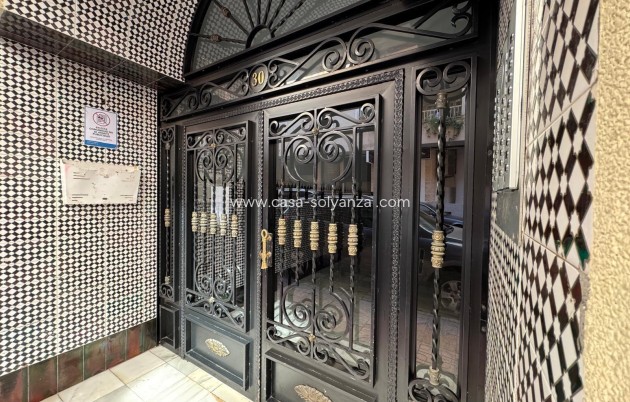 Resale - Apartment / flat - Torrevieja - Center