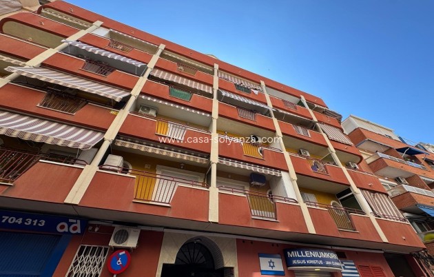 Resale - Apartment / flat - Torrevieja - Center