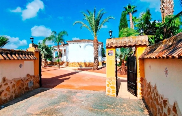Resale - Country Property/Finca - Catral - Catral - Country