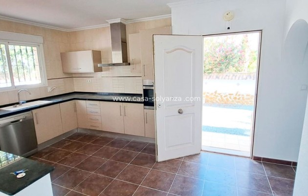 Resale - Country Property/Finca - Catral - Catral - Country