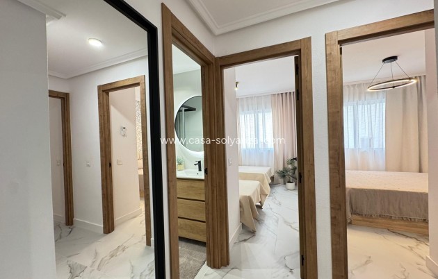 Resale - Apartment / flat - Torrevieja - Playa de los Locos