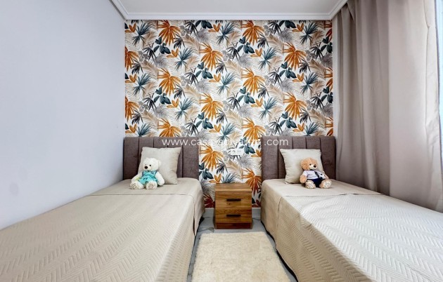 Resale - Apartment / flat - Torrevieja - Playa de los Locos