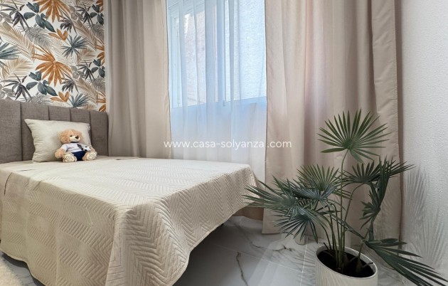 Resale - Apartment / flat - Torrevieja - Playa de los Locos