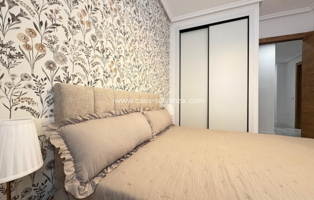 Resale - Apartment / flat - Torrevieja - Playa de los Locos