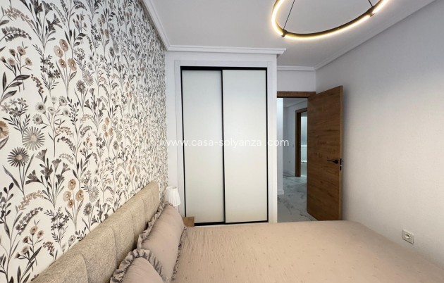 Resale - Apartment / flat - Torrevieja - Playa de los Locos
