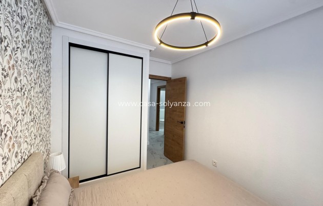 Resale - Apartment / flat - Torrevieja - Playa de los Locos