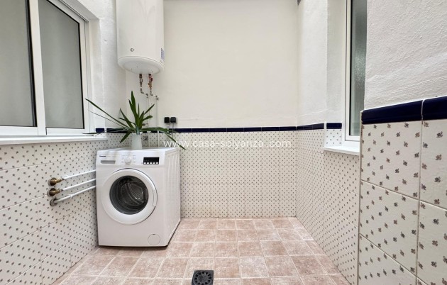 Resale - Apartment / flat - Torrevieja - Playa de los Locos