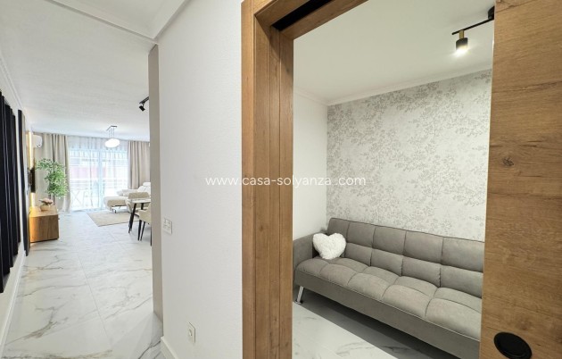Resale - Apartment / flat - Torrevieja - Playa de los Locos
