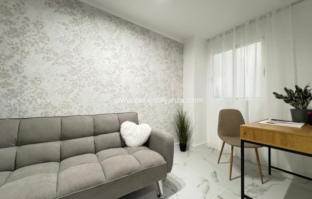 Resale - Apartment / flat - Torrevieja - Playa de los Locos