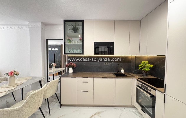 Resale - Apartment / flat - Torrevieja - Playa de los Locos