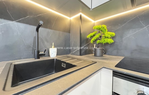Resale - Apartment / flat - Torrevieja - Playa de los Locos