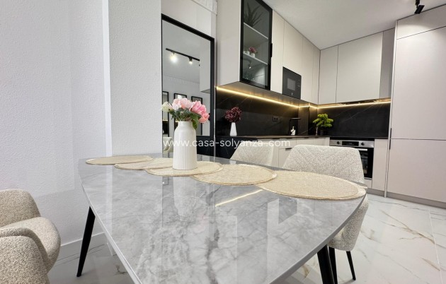 Resale - Apartment / flat - Torrevieja - Playa de los Locos